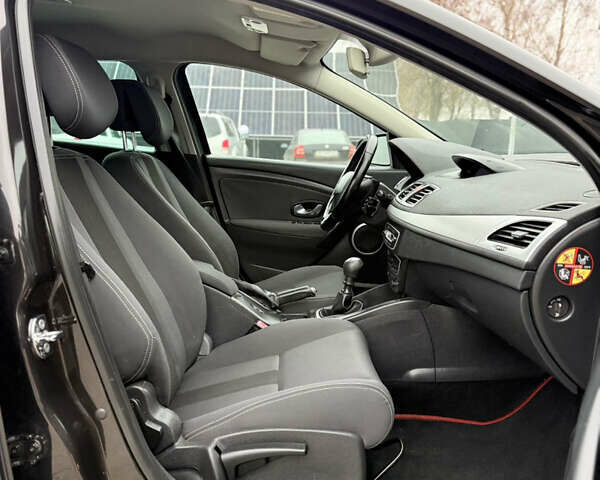 Чорний Рено Меган, об'ємом двигуна 1.6 л та пробігом 172 тис. км за 6900 $, фото 89 на Automoto.ua