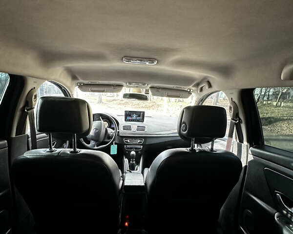 Черный Рено Меган, объемом двигателя 1.46 л и пробегом 330 тыс. км за 7200 $, фото 16 на Automoto.ua