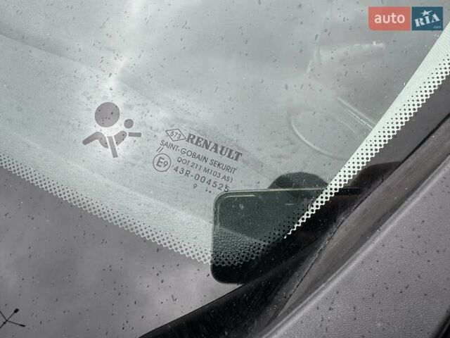 Рено Меган 2009 в Киеве на Automoto.ua Черный Рено Меган, объемом двигателя 1.6 л и пробегом 181 тыс. км за 7950 $, фото 10 на Automoto.ua