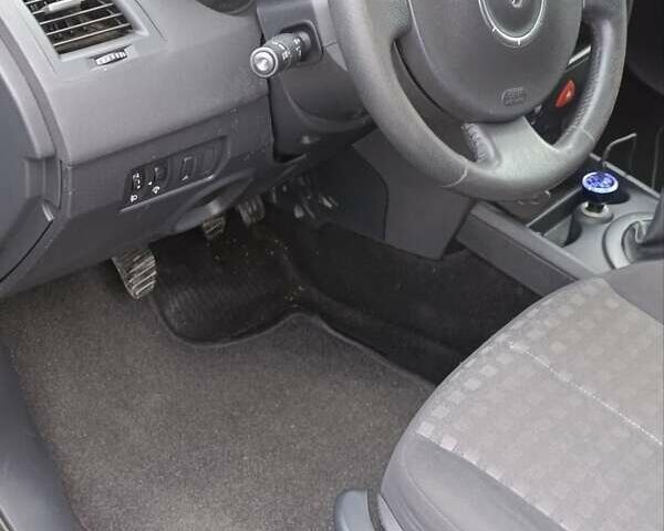 Черный Рено Меган, объемом двигателя 1.6 л и пробегом 219 тыс. км за 4650 $, фото 11 на Automoto.ua