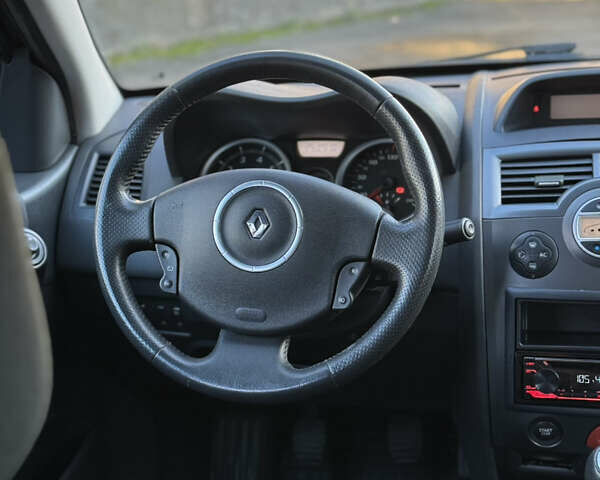 Черный Рено Меган, объемом двигателя 1.6 л и пробегом 200 тыс. км за 6200 $, фото 75 на Automoto.ua