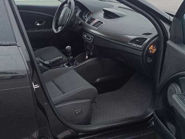 Черный Рено Меган, объемом двигателя 1.9 л и пробегом 298 тыс. км за 6950 $, фото 9 на Automoto.ua