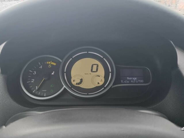 Черный Рено Меган, объемом двигателя 1.9 л и пробегом 298 тыс. км за 6950 $, фото 15 на Automoto.ua