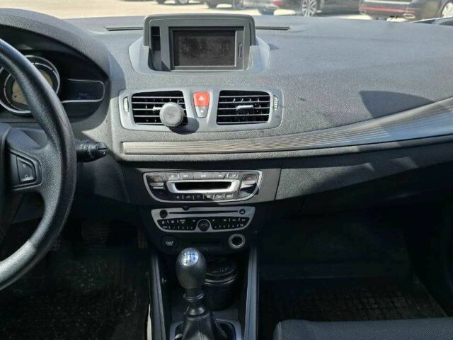 Чорний Рено Меган, об'ємом двигуна 1.4 л та пробігом 260 тис. км за 6450 $, фото 10 на Automoto.ua