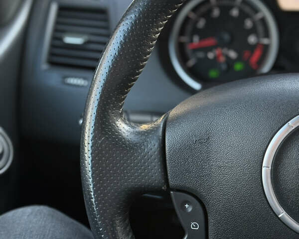 Черный Рено Меган, объемом двигателя 1.6 л и пробегом 200 тыс. км за 6200 $, фото 52 на Automoto.ua