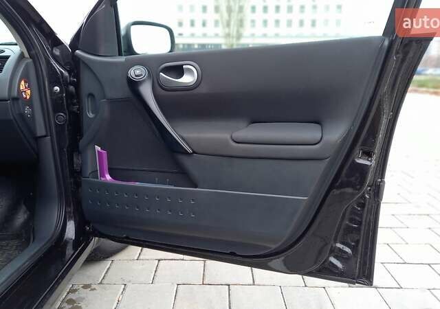 Черный Рено Меган, объемом двигателя 1.6 л и пробегом 206 тыс. км за 5999 $, фото 18 на Automoto.ua