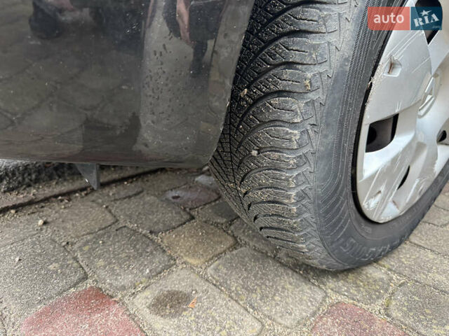 Черный Рено Меган, объемом двигателя 1.6 л и пробегом 190 тыс. км за 5300 $, фото 81 на Automoto.ua