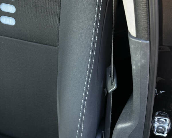 Черный Рено Меган, объемом двигателя 1.6 л и пробегом 200 тыс. км за 6200 $, фото 48 на Automoto.ua