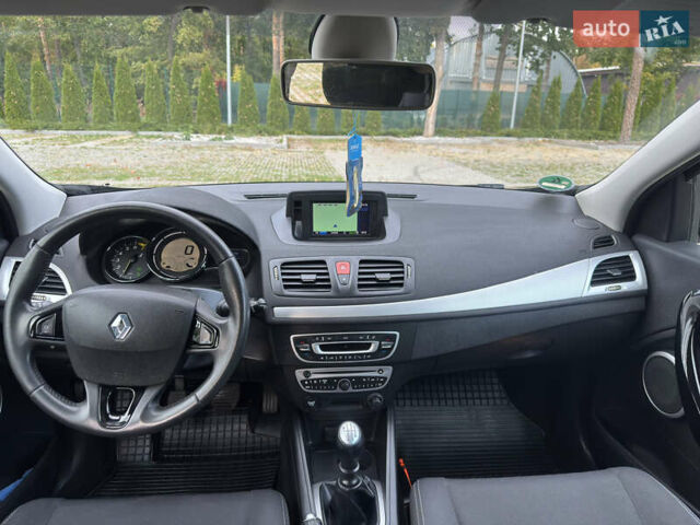 Чорний Рено Меган, об'ємом двигуна 1.6 л та пробігом 225 тис. км за 7600 $, фото 9 на Automoto.ua