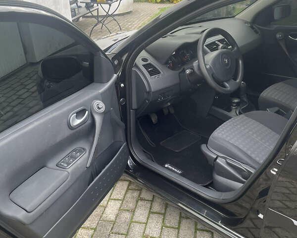 Черный Рено Меган, объемом двигателя 1.6 л и пробегом 196 тыс. км за 5950 $, фото 5 на Automoto.ua