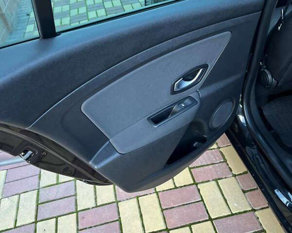 Черный Рено Меган, объемом двигателя 1.6 л и пробегом 213 тыс. км за 7350 $, фото 29 на Automoto.ua