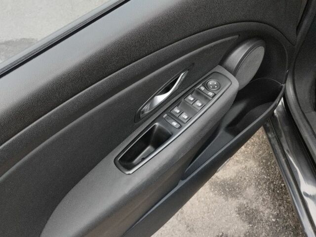 Черный Рено Меган, объемом двигателя 0 л и пробегом 235 тыс. км за 7300 $, фото 2 на Automoto.ua