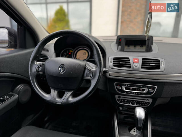 Черный Рено Меган, объемом двигателя 1.5 л и пробегом 240 тыс. км за 6500 $, фото 31 на Automoto.ua