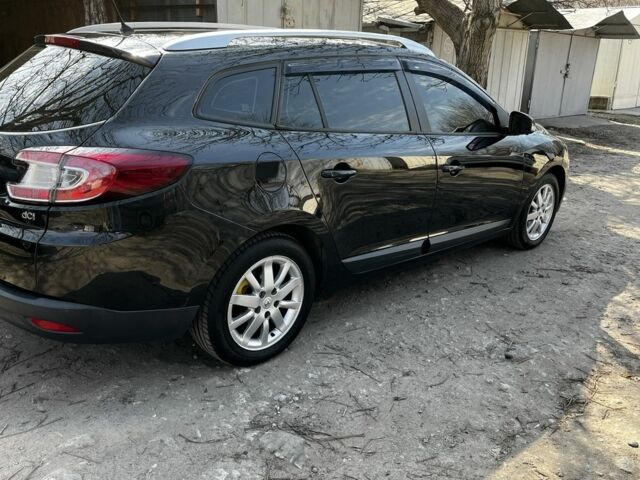 Чорний Рено Меган, об'ємом двигуна 1.5 л та пробігом 373 тис. км за 7500 $, фото 2 на Automoto.ua