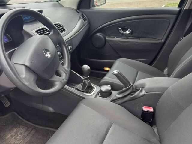 Черный Рено Меган, объемом двигателя 0 л и пробегом 202 тыс. км за 6499 $, фото 4 на Automoto.ua