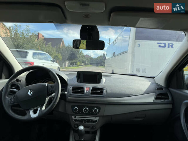 Черный Рено Меган, объемом двигателя 1.46 л и пробегом 220 тыс. км за 6200 $, фото 17 на Automoto.ua