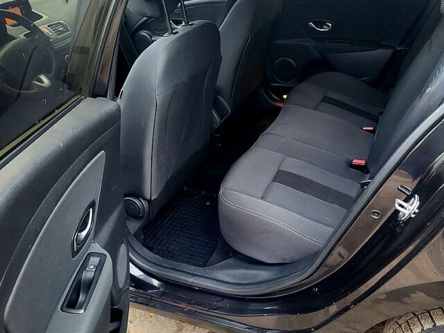 Черный Рено Меган, объемом двигателя 1.5 л и пробегом 280 тыс. км за 6600 $, фото 7 на Automoto.ua