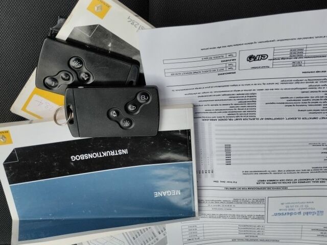 Черный Рено Меган, объемом двигателя 0 л и пробегом 235 тыс. км за 7300 $, фото 8 на Automoto.ua