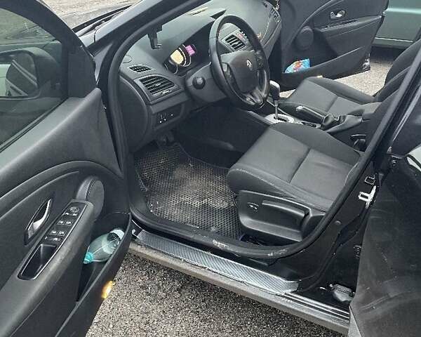 Черный Рено Меган, объемом двигателя 1.5 л и пробегом 330 тыс. км за 8000 $, фото 2 на Automoto.ua