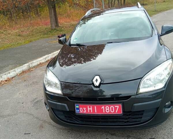 Рено Меган 2010 в Луцке на Automoto.ua Черный Рено Меган, объемом двигателя 1.6 л и пробегом 198 тыс. км за 6100 $, фото 33 на Automoto.ua