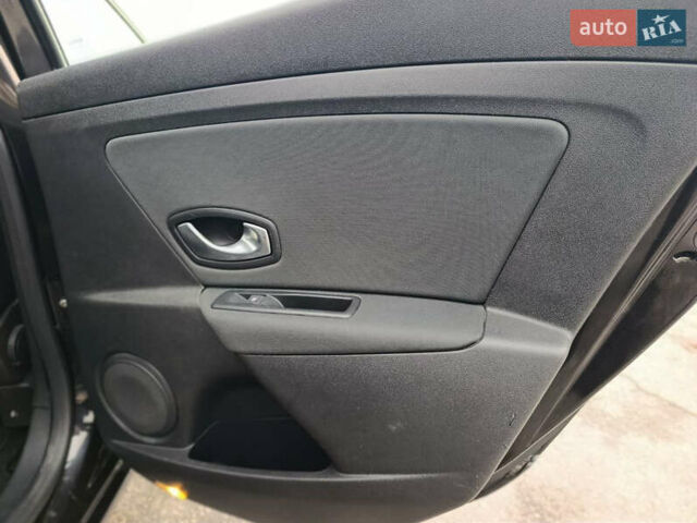 Черный Рено Меган, объемом двигателя 1.6 л и пробегом 196 тыс. км за 7500 $, фото 23 на Automoto.ua