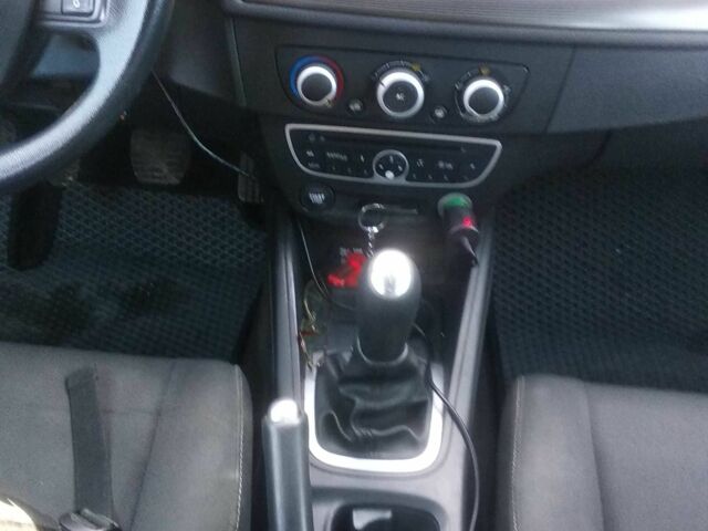 Черный Рено Меган, объемом двигателя 1.5 л и пробегом 360 тыс. км за 6511 $, фото 11 на Automoto.ua