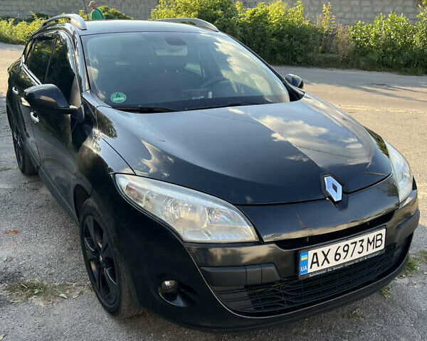 Черный Рено Меган, объемом двигателя 1.6 л и пробегом 250 тыс. км за 7500 $, фото 1 на Automoto.ua