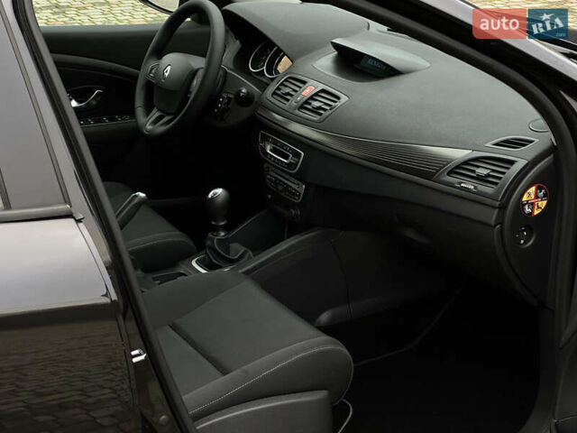 Черный Рено Меган, объемом двигателя 1.46 л и пробегом 277 тыс. км за 7300 $, фото 33 на Automoto.ua