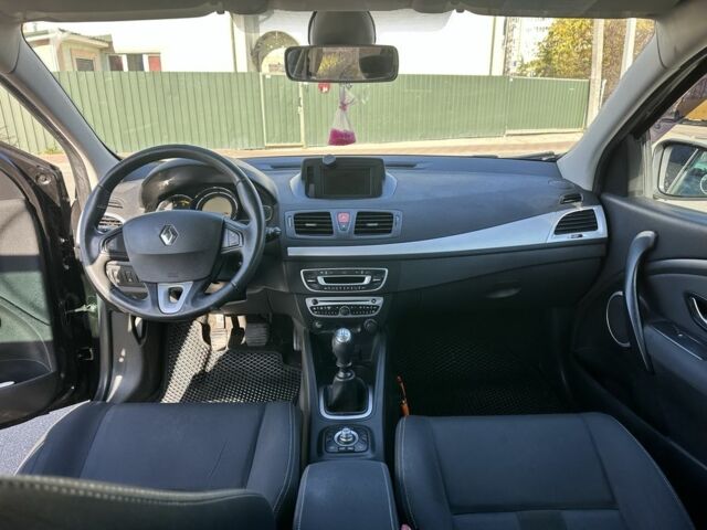 Черный Рено Меган, объемом двигателя 1.5 л и пробегом 243 тыс. км за 7600 $, фото 4 на Automoto.ua