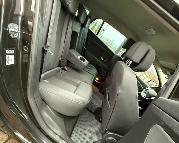 Черный Рено Меган, объемом двигателя 1.4 л и пробегом 185 тыс. км за 5999 $, фото 58 на Automoto.ua