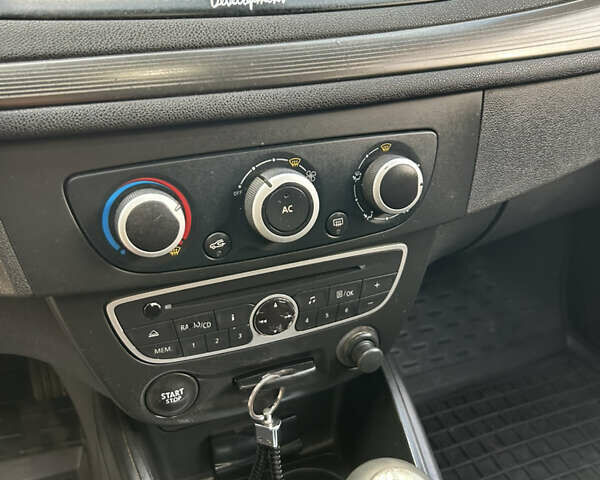 Рено Меган 2010 в Каменце-Подольском на Automoto.ua Черный Рено Меган, объемом двигателя 1.5 л и пробегом 271 тыс. км за 6450 $, фото 42 на Automoto.ua