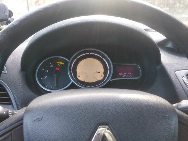 Черный Рено Меган, объемом двигателя 1.5 л и пробегом 360 тыс. км за 6511 $, фото 5 на Automoto.ua