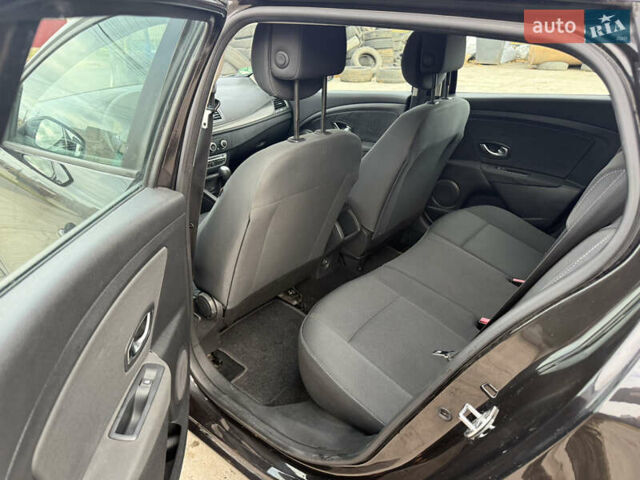 Черный Рено Меган, объемом двигателя 1.6 л и пробегом 212 тыс. км за 6700 $, фото 11 на Automoto.ua