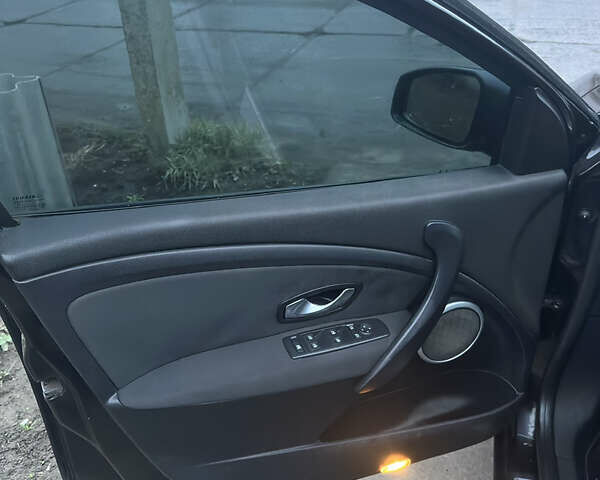 Черный Рено Меган, объемом двигателя 1.46 л и пробегом 239 тыс. км за 7399 $, фото 12 на Automoto.ua