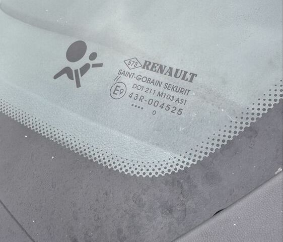 Чорний Рено Меган, об'ємом двигуна 1.6 л та пробігом 185 тис. км за 7600 $, фото 21 на Automoto.ua