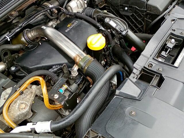 Черный Рено Меган, объемом двигателя 1.5 л и пробегом 225 тыс. км за 7000 $, фото 7 на Automoto.ua