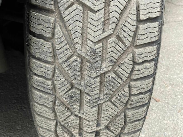 Черный Рено Меган, объемом двигателя 1.5 л и пробегом 290 тыс. км за 7000 $, фото 2 на Automoto.ua