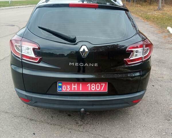 Рено Меган 2010 в Луцке на Automoto.ua Черный Рено Меган, объемом двигателя 1.6 л и пробегом 198 тыс. км за 6100 $, фото 12 на Automoto.ua