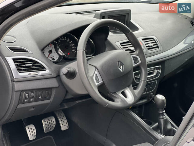 Черный Рено Меган, объемом двигателя 1.4 л и пробегом 170 тыс. км за 6900 $, фото 38 на Automoto.ua
