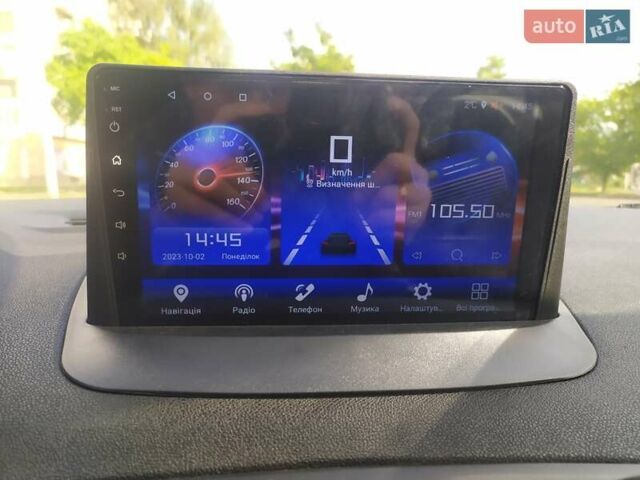 Рено Меган 2010 в Калуше на Automoto.ua Черный Рено Меган, объемом двигателя 1.46 л и пробегом 225 тыс. км за 7300 $, фото 5 на Automoto.ua