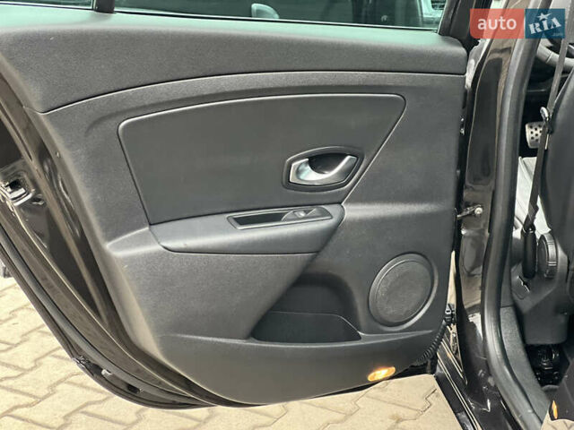 Черный Рено Меган, объемом двигателя 1.4 л и пробегом 170 тыс. км за 6900 $, фото 41 на Automoto.ua