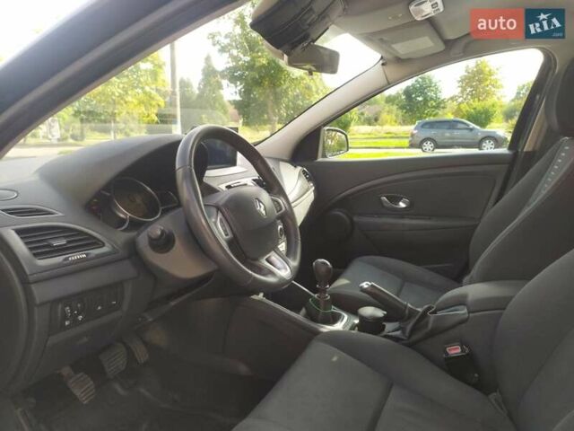 Рено Меган 2010 в Калуше на Automoto.ua Черный Рено Меган, объемом двигателя 1.46 л и пробегом 225 тыс. км за 7300 $, фото 12 на Automoto.ua