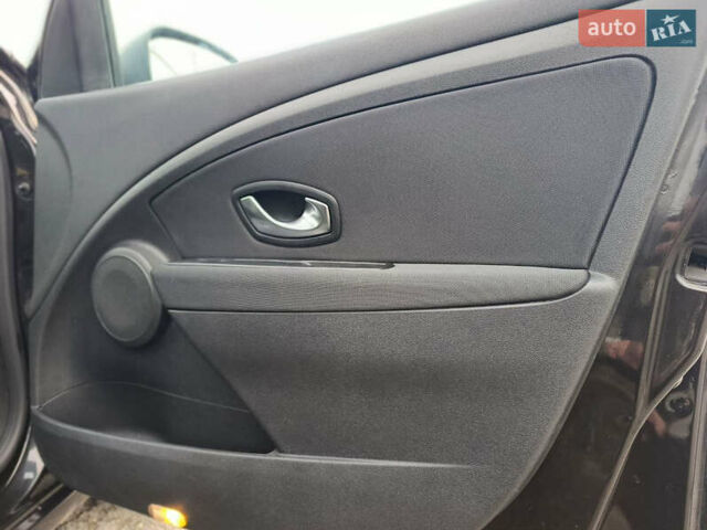 Черный Рено Меган, объемом двигателя 1.6 л и пробегом 196 тыс. км за 7500 $, фото 25 на Automoto.ua