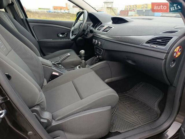 Черный Рено Меган, объемом двигателя 1.6 л и пробегом 196 тыс. км за 7500 $, фото 26 на Automoto.ua