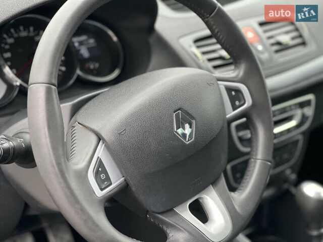 Черный Рено Меган, объемом двигателя 1.4 л и пробегом 170 тыс. км за 6900 $, фото 40 на Automoto.ua