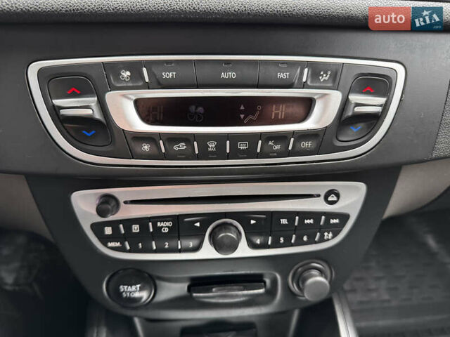 Черный Рено Меган, объемом двигателя 1.5 л и пробегом 240 тыс. км за 6500 $, фото 24 на Automoto.ua