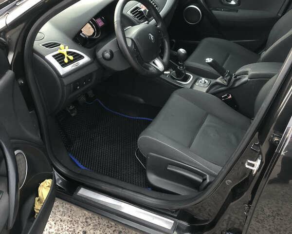 Черный Рено Меган, объемом двигателя 1.5 л и пробегом 360 тыс. км за 6300 $, фото 7 на Automoto.ua