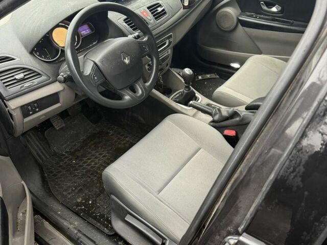 Черный Рено Меган, объемом двигателя 1.5 л и пробегом 250 тыс. км за 2350 $, фото 3 на Automoto.ua