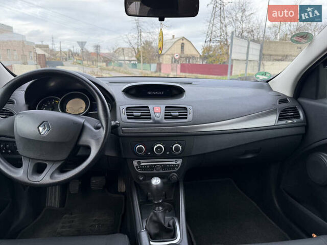Черный Рено Меган, объемом двигателя 1.6 л и пробегом 212 тыс. км за 6700 $, фото 12 на Automoto.ua