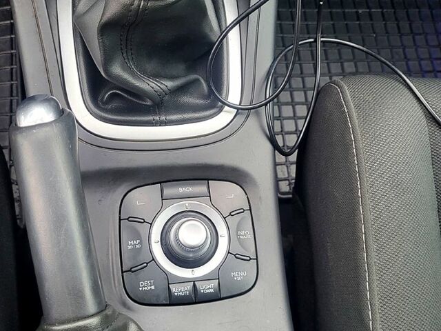 Черный Рено Меган, объемом двигателя 1.5 л и пробегом 280 тыс. км за 6600 $, фото 2 на Automoto.ua